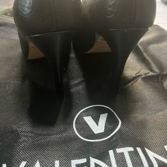 Brand Nee Valentino Black heels size 8 - Picture 6 of 7